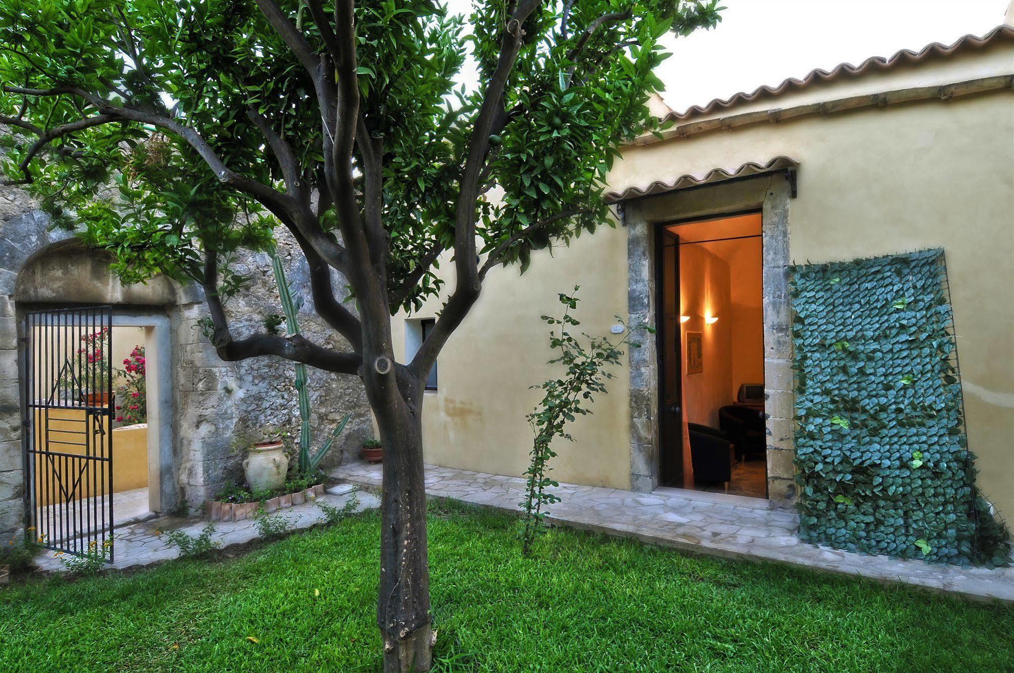 Bed and Breakfast Il Giardino Del Barocco Noto Zewnętrze zdjęcie